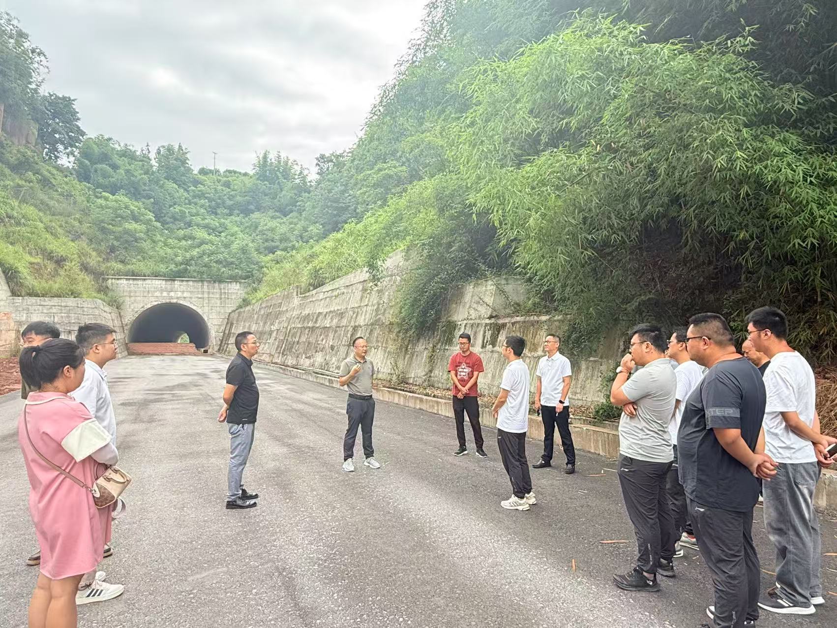 邻水交投集团吹响产业环线北段“百日攻坚”冲锋号，誓保9月底通车目标